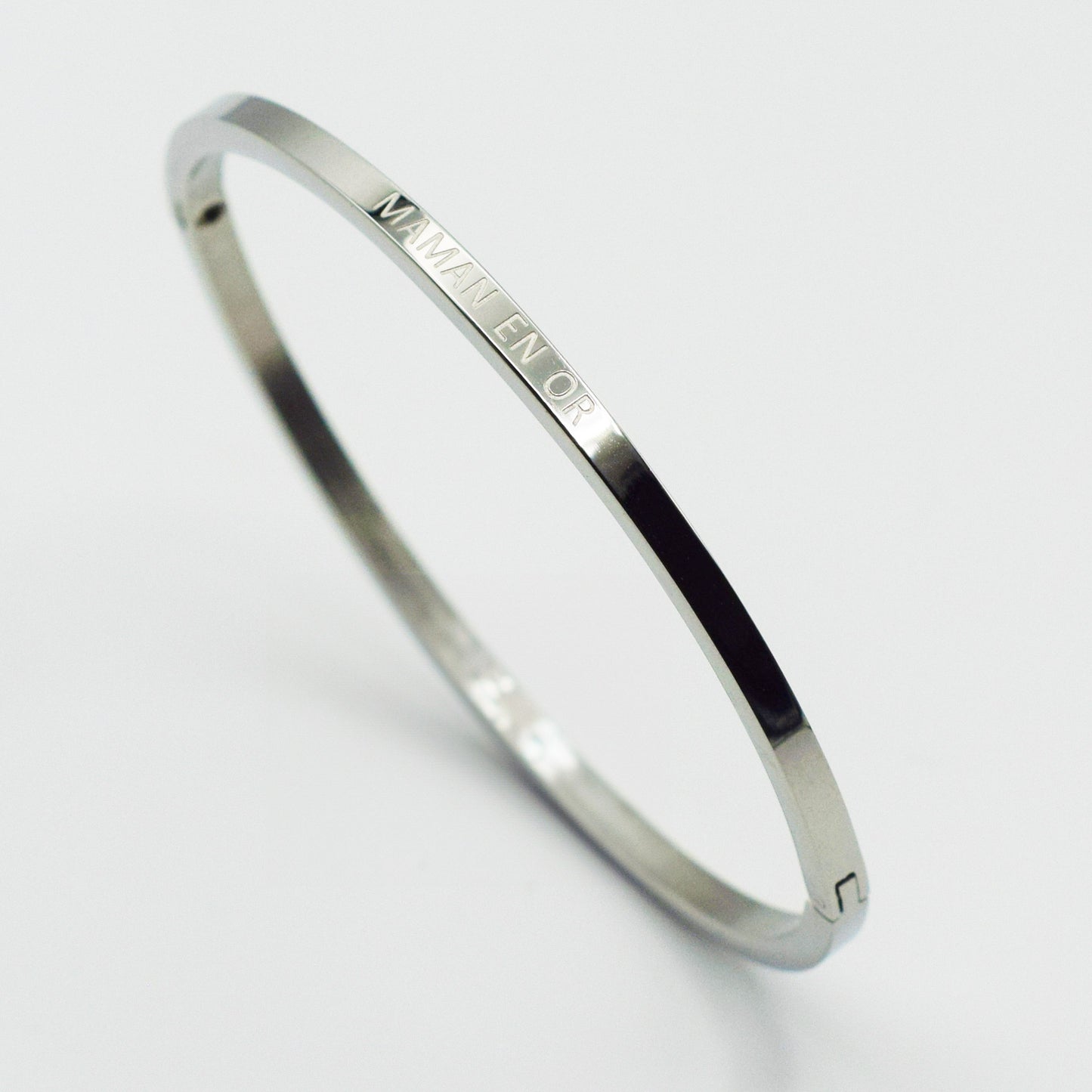 ACIER INOXYDABLE - Bracelet jonc gravé "Maman en Or"